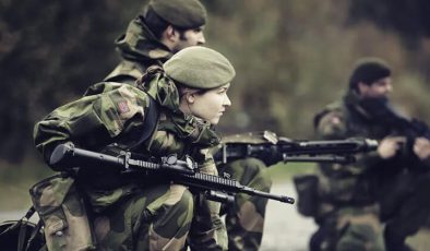 Norweç silahlı kuvvetleri kadınlardan oluşan özel kuvvetler eğitimlerini başlattı.