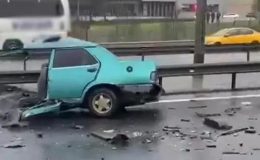 Eyüpsultan’da  korkunç kaza! Otomobil ikiye bölündü..