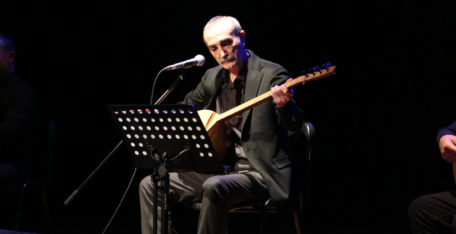 Bağlama ustası Cengiz Özkan’dan muhteşem konser