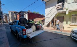 BEYOĞLU’NDA SİVRİSİNEKLERE KARŞI İLAÇLAMA YAPILIYOR 