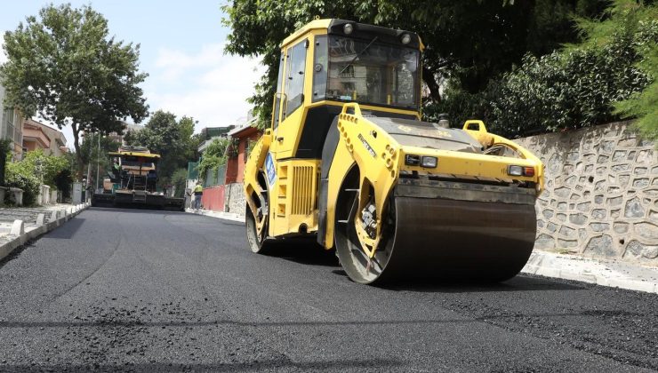 Eyüpsultan’da asfaltlama çalışmalarıyla cadde ve sokaklar yenilenmeye devam ediyor