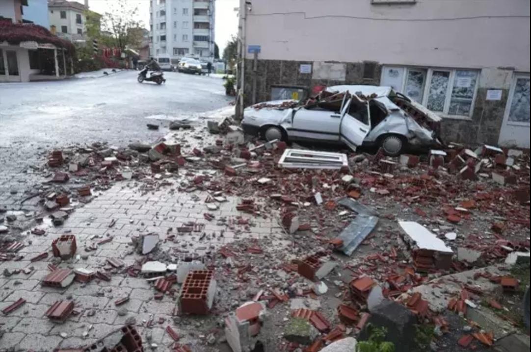 Balıkesir beşik gibi sallanıyor! Peş peşe 2 deprem daha