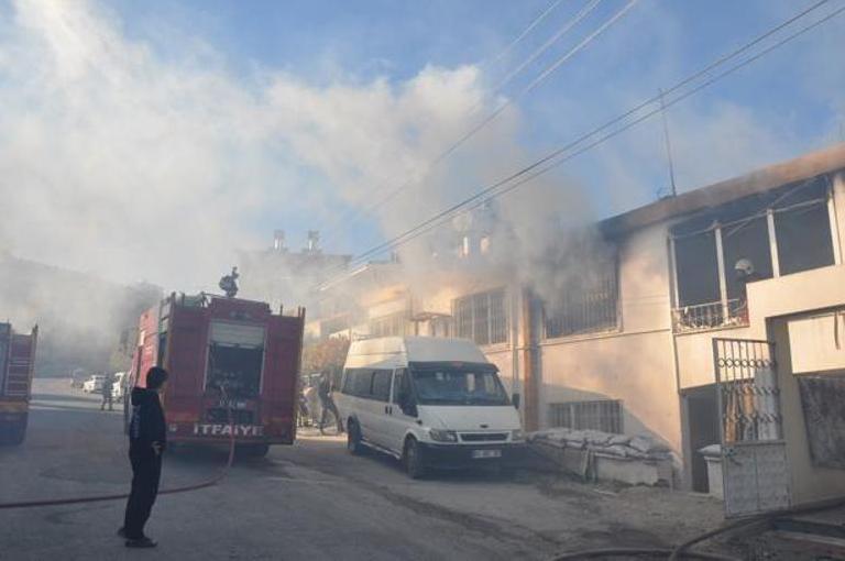 Mersin’de yangın faciası: Anne ekmek almaya gitti, 2 çocuk hayatını kaybetti